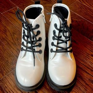Girls Steve Madden White Boots Size 2